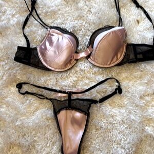 Cassandra NWOT black and pink bra/panty set lace and bow 34C/M